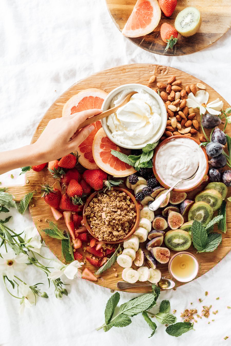 yogurt & granola breakfast grazing board_father's day breakfast ideas