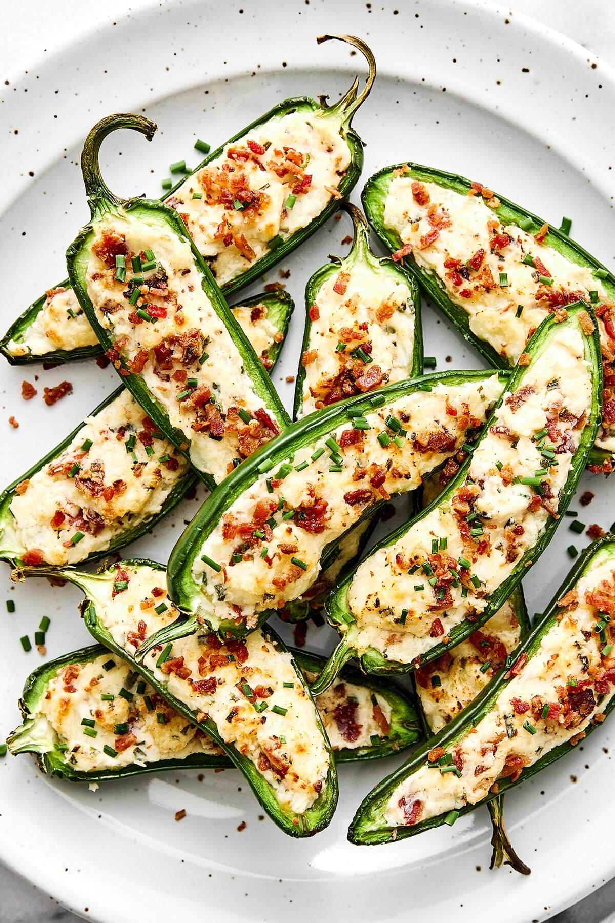 A plate of jalapeñopoppers.