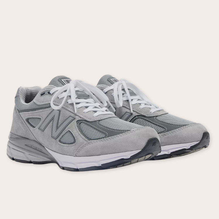 990v4 Shoes