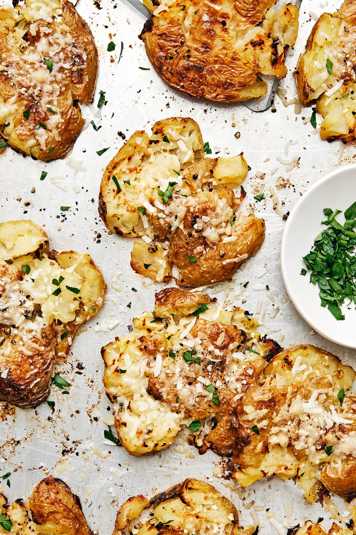 Smashed potatoes with parsley