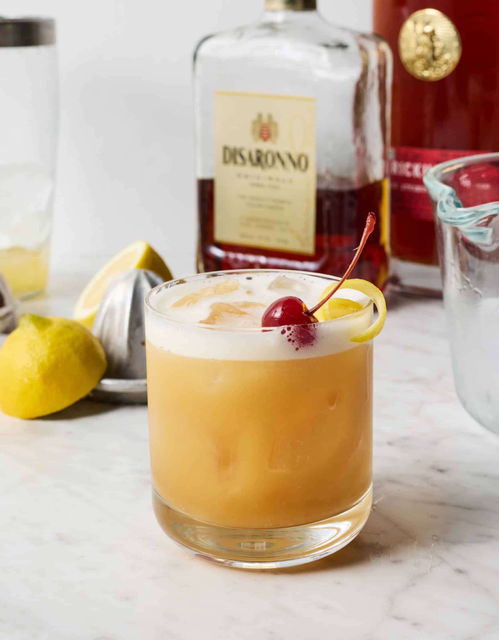 Amaretto sour cocktail
