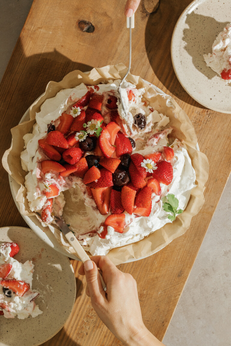 strawberries cream pavlova summer dessert recipe